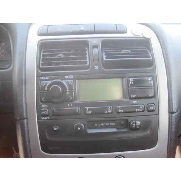 toyota avensis berlina (t 22) del año 2002