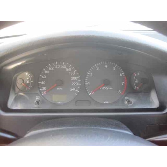 toyota avensis berlina (t 22) del año 2002