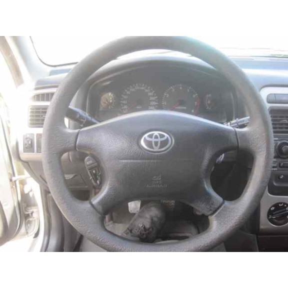 toyota avensis berlina (t 22) del año 2002