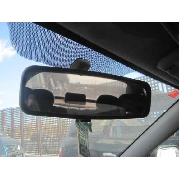 toyota avensis berlina (t 22) del año 2002