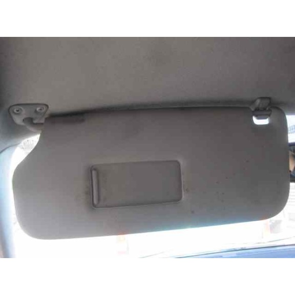 toyota avensis berlina (t 22) del año 2002