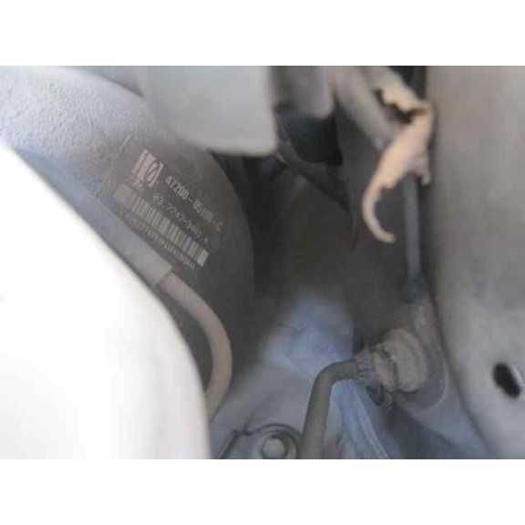 toyota avensis berlina (t 22) del año 2002