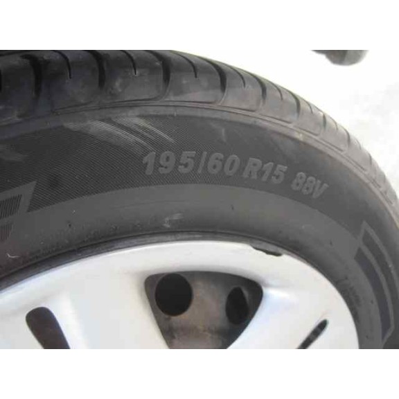 toyota avensis berlina (t 22) del año 2002