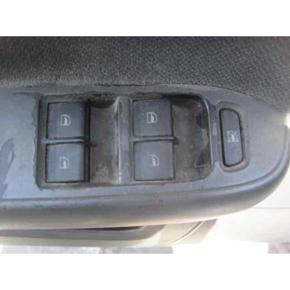 seat ibiza (6l1) del año 2002