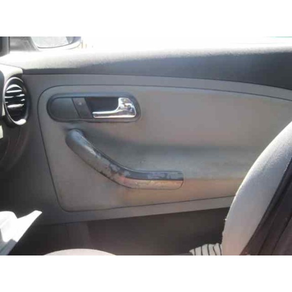 seat ibiza (6l1) del año 2002