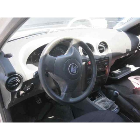seat ibiza (6l1) del año 2002
