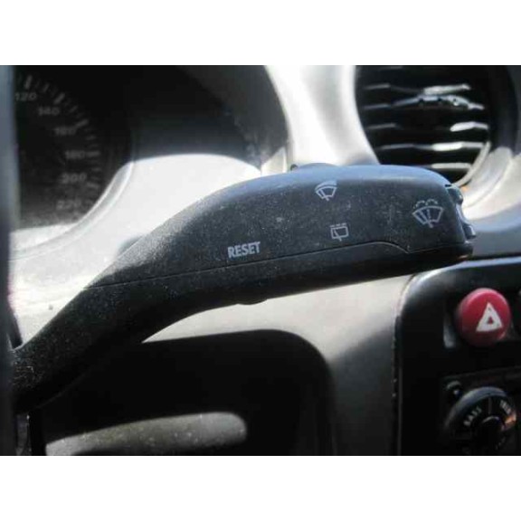 seat ibiza (6l1) del año 2002