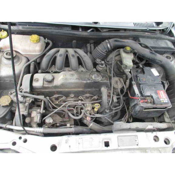 ford fiesta berlina del año 2000