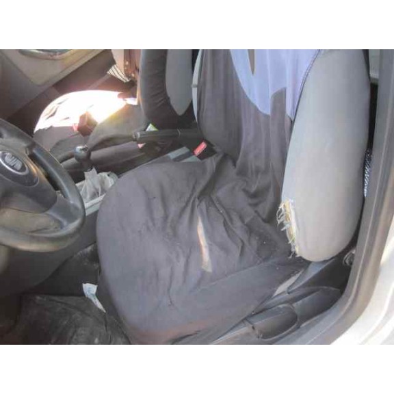 seat ibiza (6l1) del año 2002