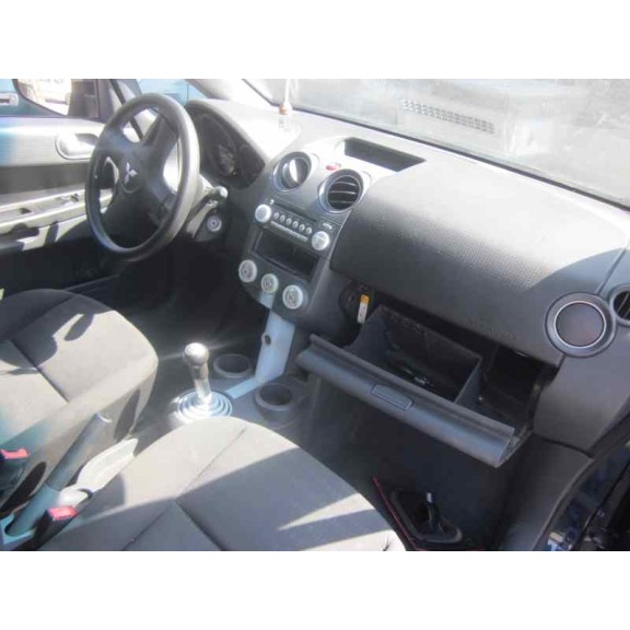 mitsubishi colt berlina 5 (z30a) del año 2006