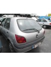 ford fiesta berlina del año 2000