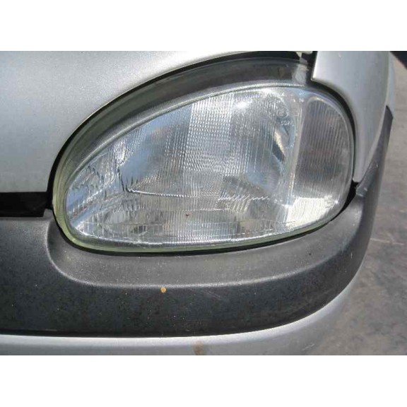 opel corsa b del año 2000