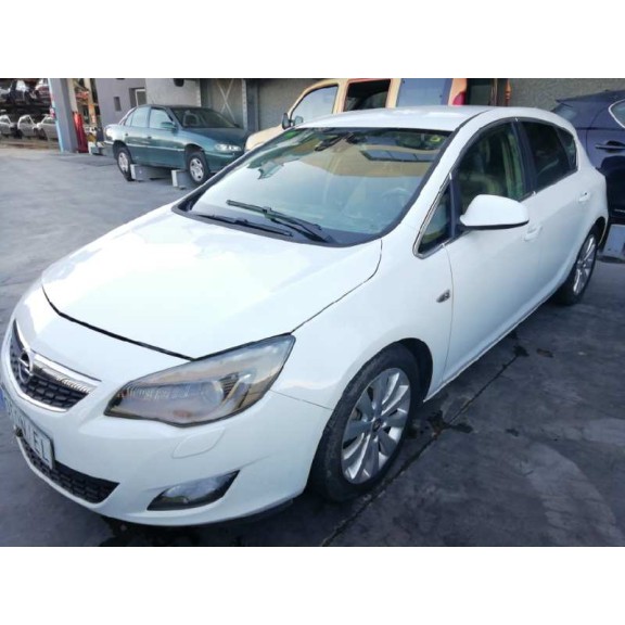 opel astra j lim. del año 2012