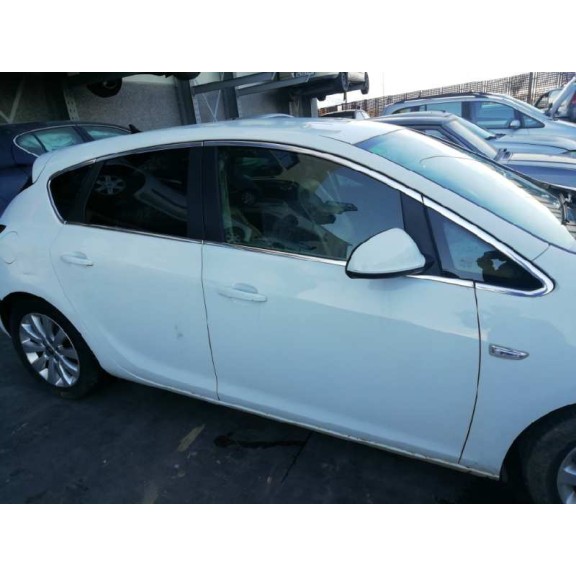 opel astra j lim. del año 2012