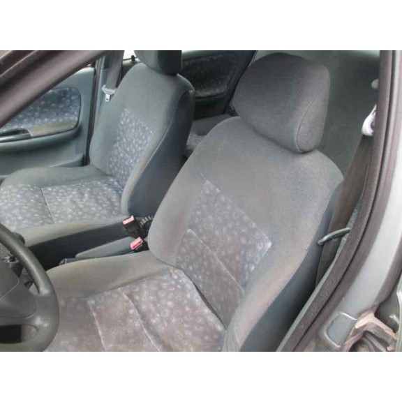 renault megane i berlina hatchback (ba0) del año 1998