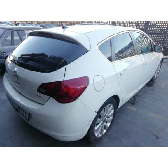 opel astra j lim. del año 2012