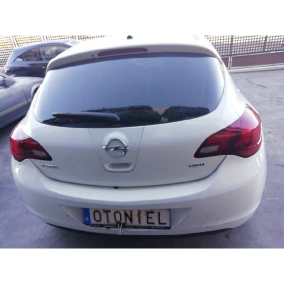opel astra j lim. del año 2012