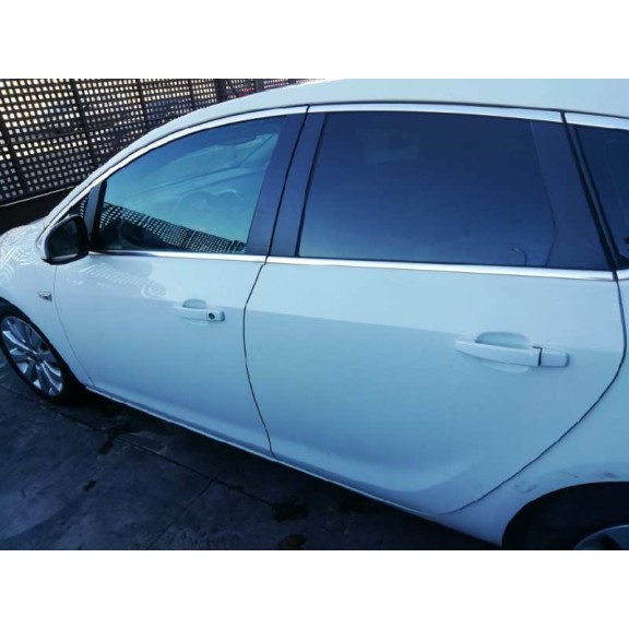 opel astra j lim. del año 2012
