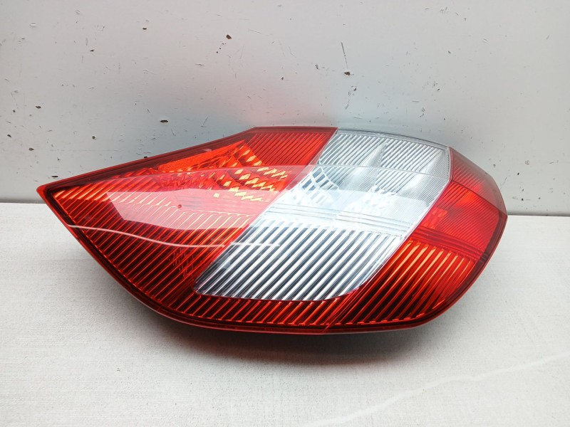 Recambio de piloto trasero izquierdo para renault grand scénic ii (jm0/1_) 2.0 referencia OEM IAM 8200493374  