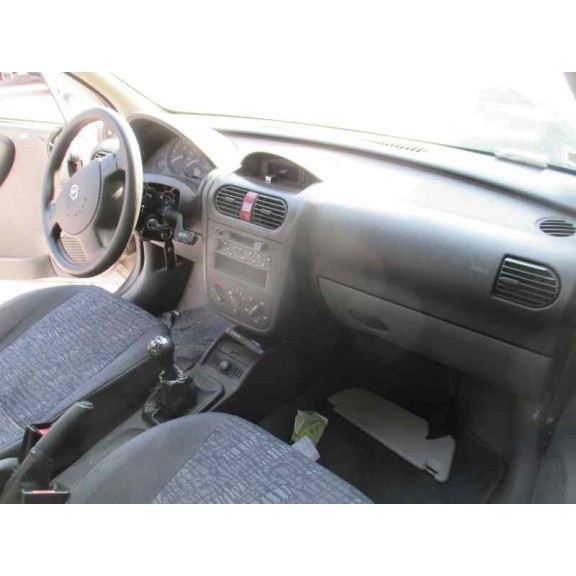 opel corsa c del año 2000
