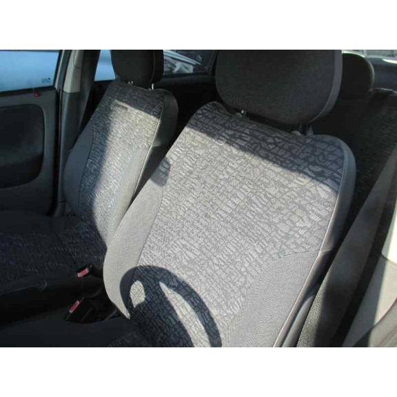 opel corsa c del año 2000