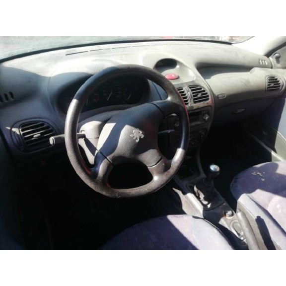 peugeot 206 berlina del año 2000