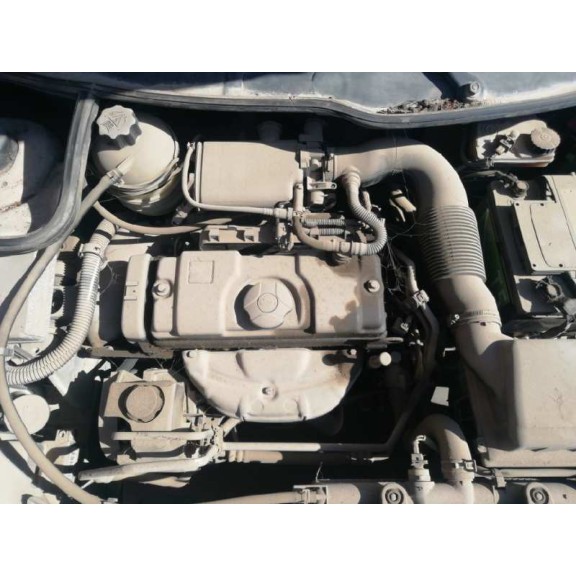 peugeot 206 berlina del año 2000