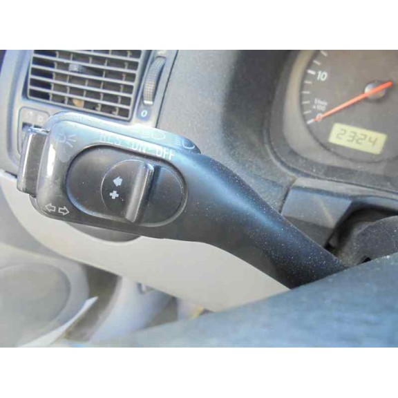 volkswagen golf iv berlina (1j1) del año 2000