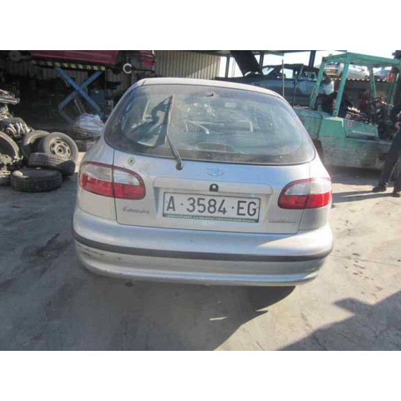 daewoo lanos del año 2000