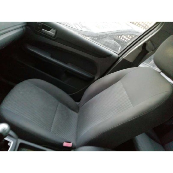 ford focus berlina (cap) del año 2006