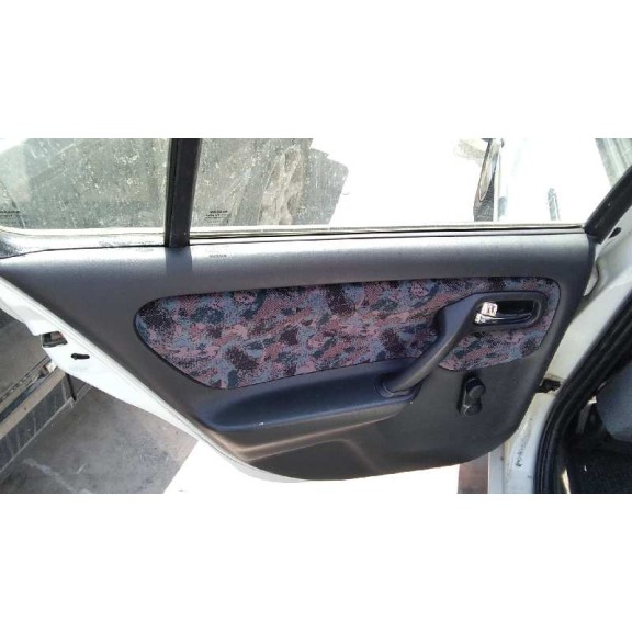 nissan primera berlina (p11) del año 1999