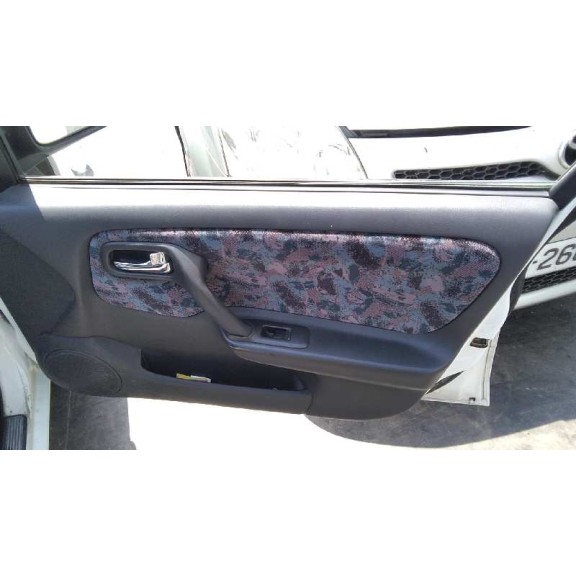 nissan primera berlina (p11) del año 1999