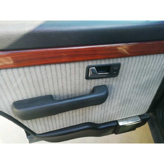 audi 100 berlina (443) del año 1990