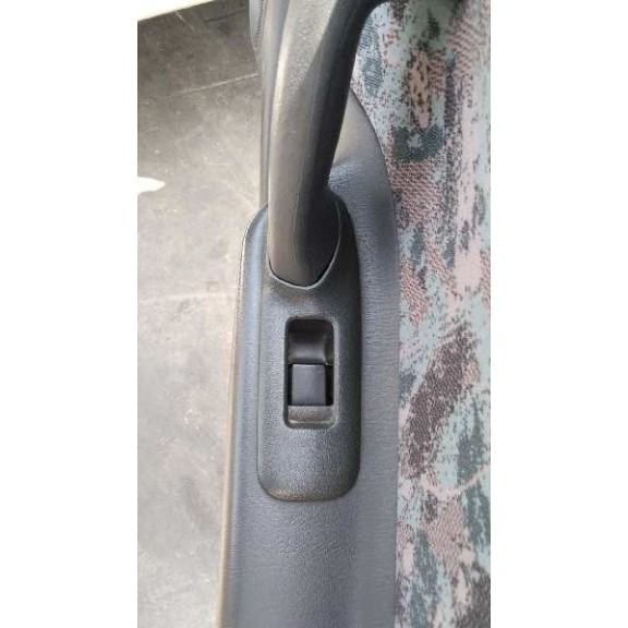 nissan primera berlina (p11) del año 1999