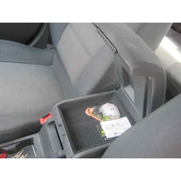 opel vectra c berlina del año 2003