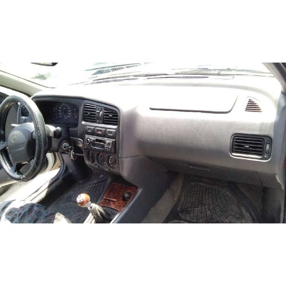 nissan primera berlina (p11) del año 1999