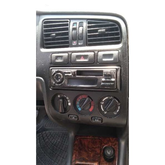 nissan primera berlina (p11) del año 1999