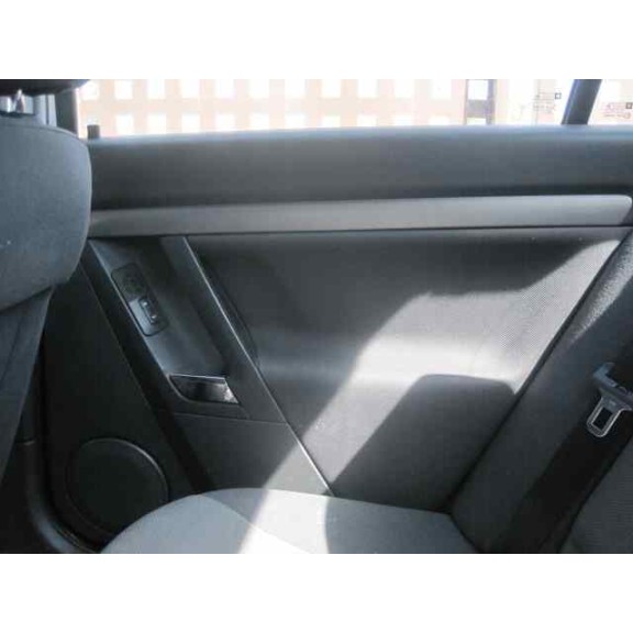 opel vectra c berlina del año 2003