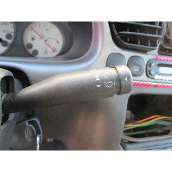 ford fiesta berlina (dx) del año 2001