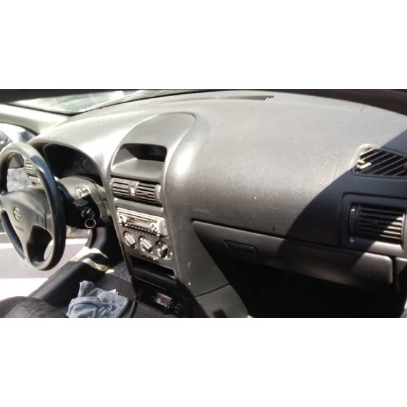 opel astra g berlina del año 2001