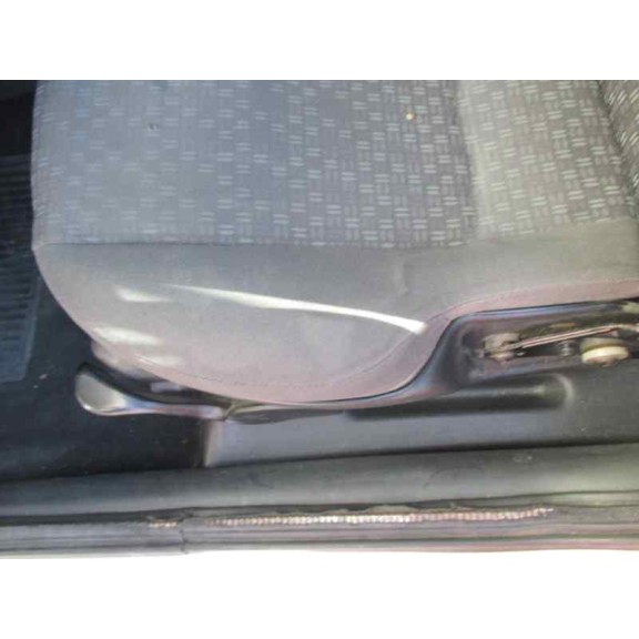 ford fiesta berlina (dx) del año 2001