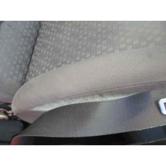 ford fiesta berlina (dx) del año 2001