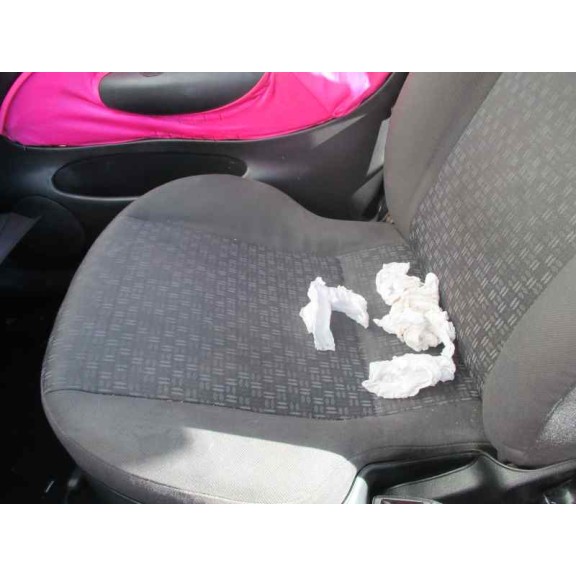 ford fiesta berlina (dx) del año 2001