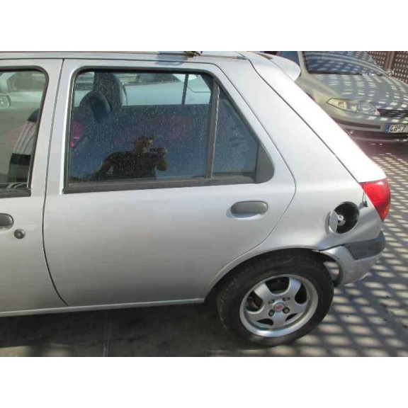 ford fiesta berlina (dx) del año 2001