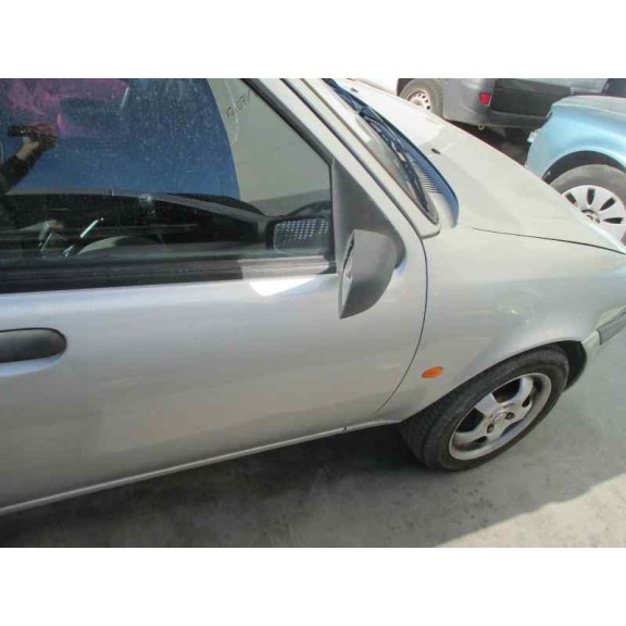 ford fiesta berlina (dx) del año 2001