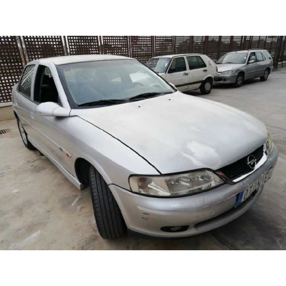 opel vectra b berlina del año 2002