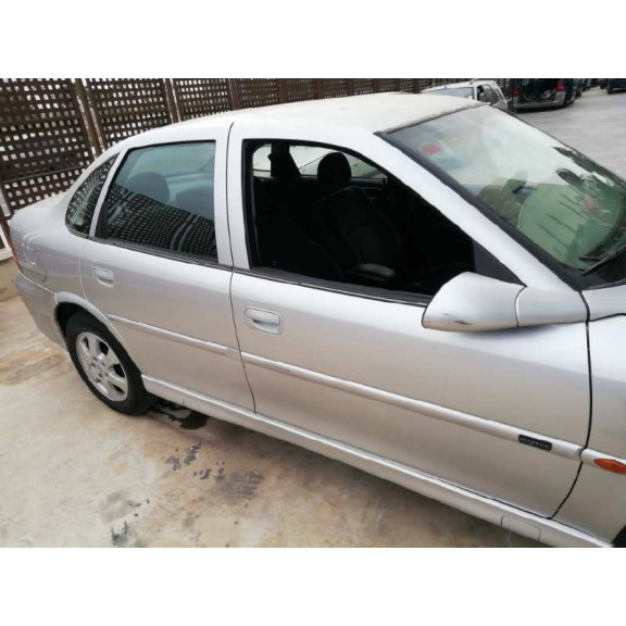opel vectra b berlina del año 2002