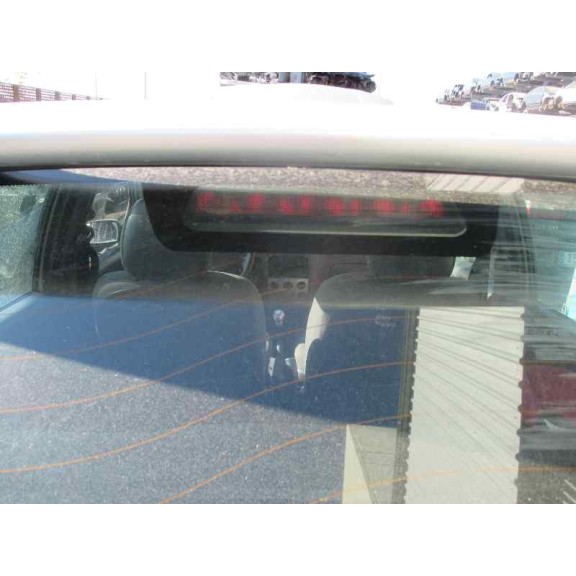 ford fiesta berlina (dx) del año 2001