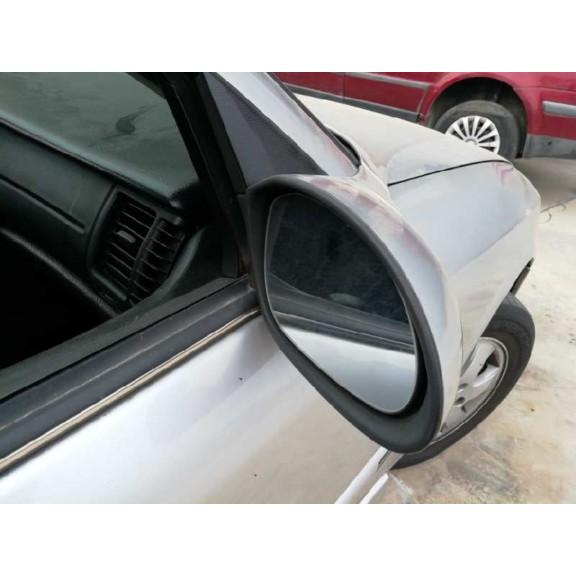 opel vectra b berlina del año 2002