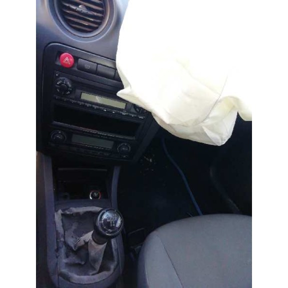 seat ibiza (6l1) del año 2004